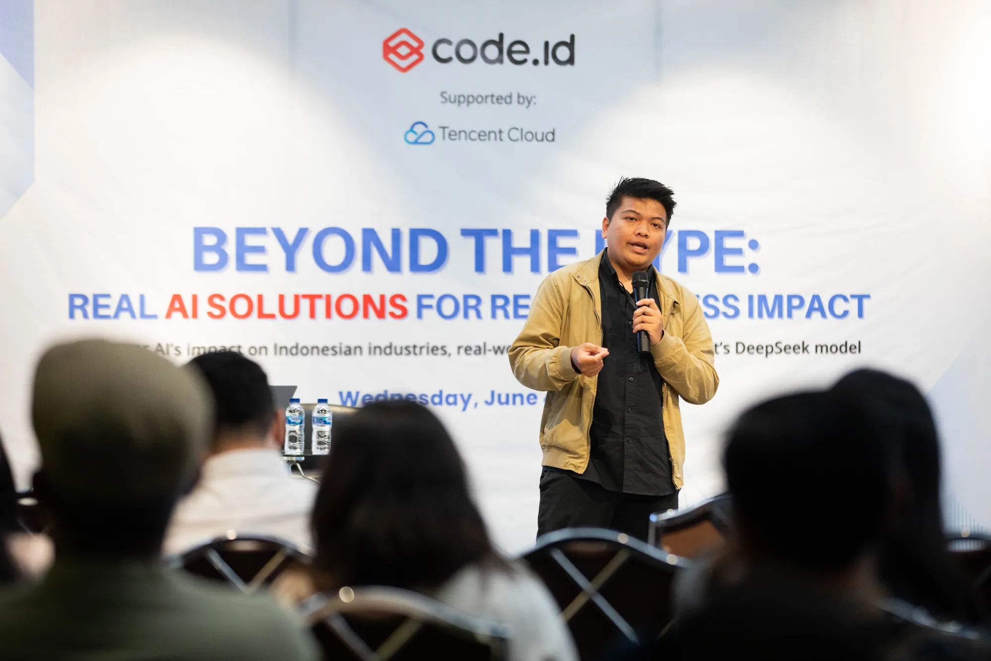 "Inovasi harus selalu terikat pada nilai bisnis. Itulah yang membuat AI berdampak." - Luca Cada Lora CEO of AI Accelarate